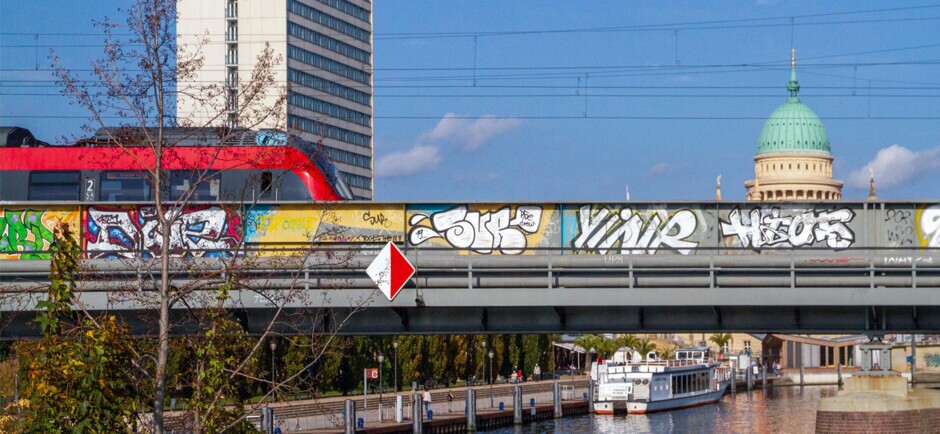 Havelquerung Die Havelquerung in Potsdam befindet sich außerhalb des Projektraums. Züge des Regionalverkehrs aus Richtung Potsdam können Berlin künftig sowohl über Berlin-Wannsee Richtung Stadtbahn, als auch über die wieder aufgebaute Stammbahn erreichen (Ziel Nord-Süd-Tunnel oder Südlicher Innenring)